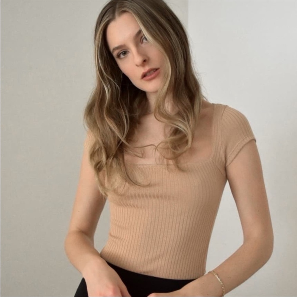 Reformation Bardot Top in Buff